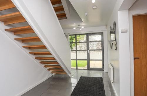 Pentraeth House | Experience Four The Quay: 4-Star Haven for Families & Pets