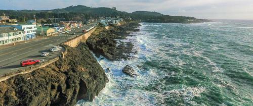 Depoe Bay Hotel | Cozy Four Winds Motel with Private Beach and Ocean Views