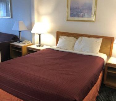 Depoe Bay Hotel | Cozy Four Winds Motel with Private Beach and Ocean Views
