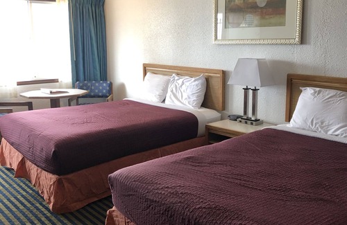 Depoe Bay Hotel | Oceanfront Four Winds Motel with Breakfast and Family Amenities