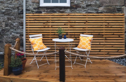 Calstock Cottage | Cozy Self-Catering Cottage at Fourteen Providence Place