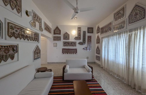 Navrangpura Bed & Breakfast | Family-Friendly Retreat at Fouzdar House by LuxUnlock