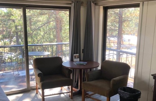 Red Feather Lakes Apartment | Fox Acres Double Queen Standard A