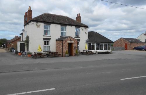 Sturton By Stow Bed & Breakfast | Delightful Fox and Hounds Country Inn with Family Amenities