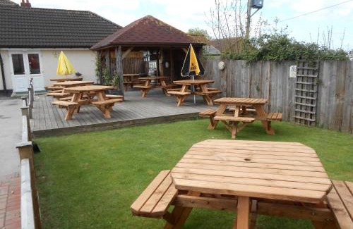 Sturton By Stow Bed & Breakfast | Delightful Fox and Hounds Country Inn with Family Amenities