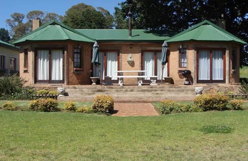 Dullstroom Cottage | Pet-Friendly Getaway at Fox and Squirrel: Rated 9.6/10