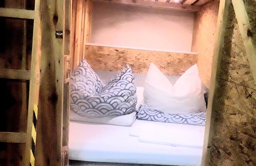 Ubigau Hotel | Cozy Fox-box Apt. in Dresden with Breakfast Included