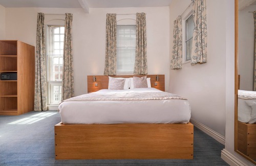 Custom House Hotel | Discover Fox Connaught: Family-Friendly with Restaurant & More
