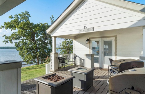 Sperry Cottage | Idyllic Cottage with Pool and Lake View for a Memorable Stay