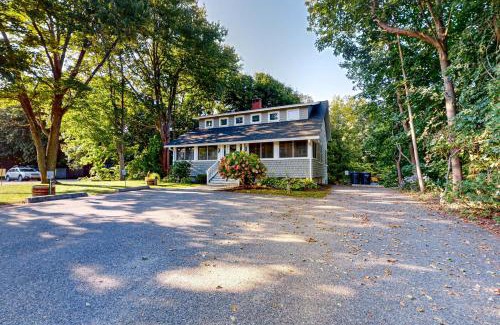 Ogunquit House | Cozy Fox House: Eco-Friendly Oceanfront Retreat