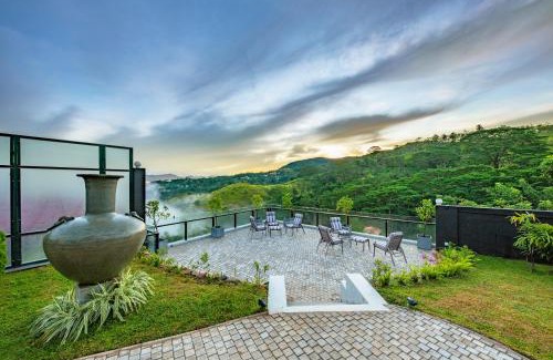 Kandy Hotel | Elegant Fox Kandy: 5-Star Oceanfront Hotel with Pool