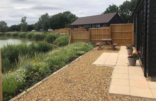 Huntingdon House | Fox Lodge - Pet-Friendly Retreat with 9.5/10 Guest Rating
