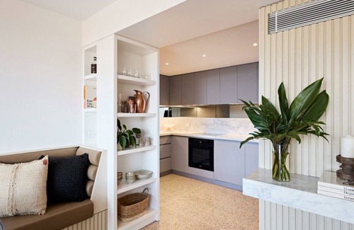 Elizabeth Bay Apartment | Fox on Macleay: Cozy Two Bedroom Apartment with Pool Access