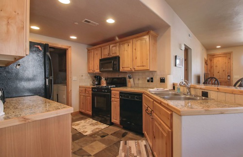 Bear Hollow Village Apartment | Discover Fox Pointe at Redstone: Family-Friendly Getaway