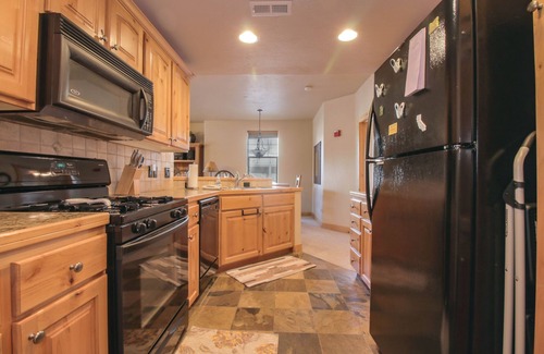 Bear Hollow Village Apartment | Discover Fox Pointe at Redstone: Family-Friendly Getaway