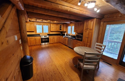 Thornton Villa | Fox Ridge Hotel: EV Charging & Family-Friendly Amenities