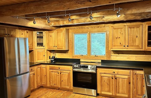 Thornton Villa | Fox Ridge Hotel: EV Charging & Family-Friendly Amenities
