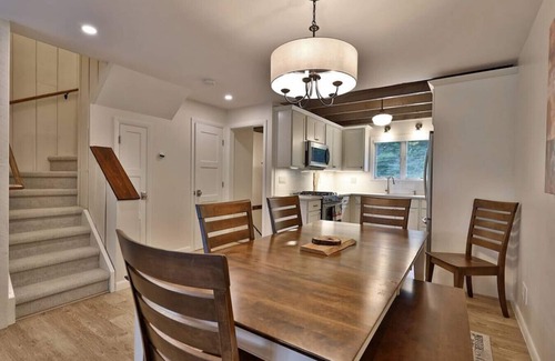 Ludlow Condo | Fox Run Condo: Stunning Views of Okemo Await You!