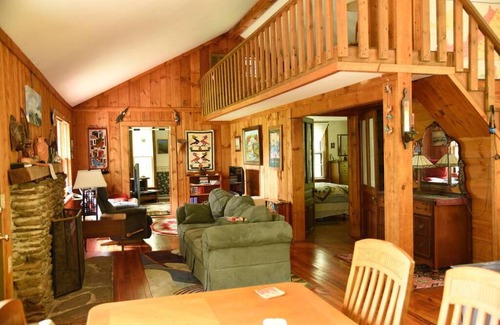 Meadows Of Dan House | Inviting Fox Trot Cabin: Family-Friendly Retreat Awaits