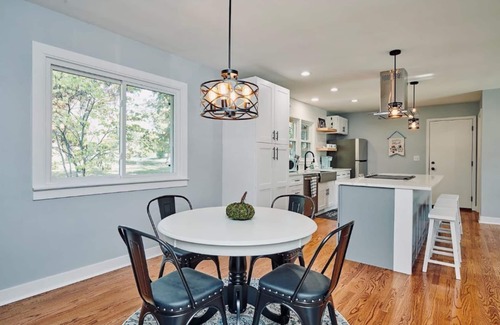 St. Charles House | Idyllic Fox Valley Farmhouse with Scenic River Views