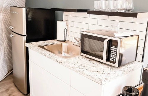 Eureka Springs Apartment | Hilltop GeoDome: Relax with Indoor Jetted Tub & Views