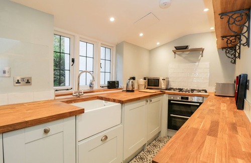 Sherborne Cottage | Family-Friendly FOXDEN Holiday Cottage in Sherborne