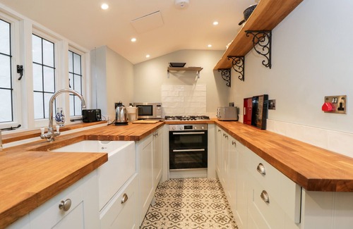 Sherborne Cottage | Family-Friendly FOXDEN Holiday Cottage in Sherborne