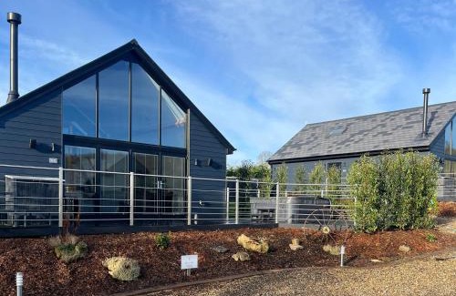 Pickering House | Foxes Den: Pet-Friendly Haven with 10/10 Guest Ratings