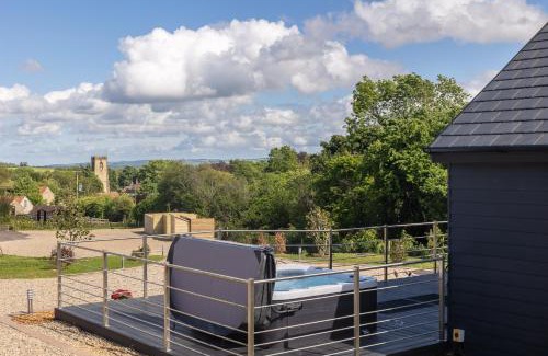 Pickering House | Foxes Den: Pet-Friendly Haven with 10/10 Guest Ratings