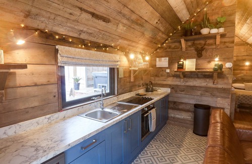 Scarborough Cottage | Experience FOXES DEN: Hot Tub Retreat in Seamer, Yorkshire