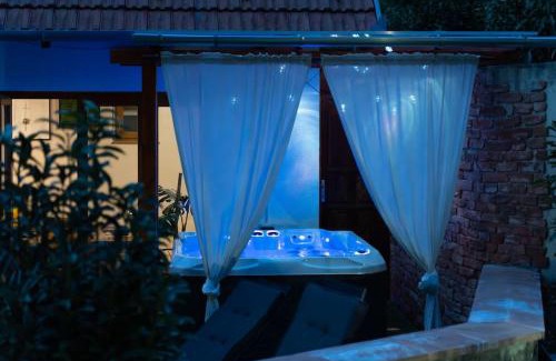 Zalakaros House | Relax at FoxForest Vendégház - 4-Star with Hot Tub Oasis