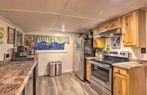 Westwood Place Cottage | Foxglove Cottage: Cozy Retreat in Walkable West Asheville