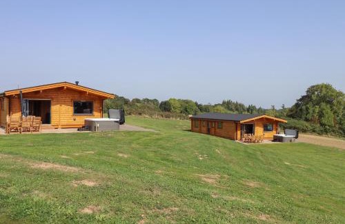 Sticklepath House | Foxglove Lodge: Pet-Friendly Retreat with 9.7/10 Rating