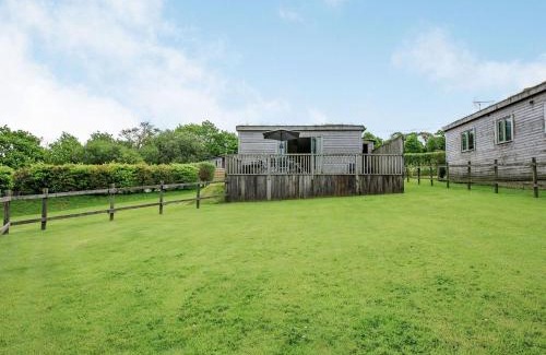 Holsworthy House | Foxglove Lodge: 4-Star Retreat for Families and Pets