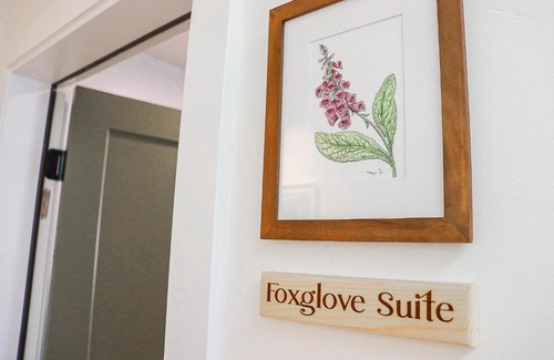 Gold Beach Hotel | Child-Friendly Foxglove Suite at The Wildflower Inn