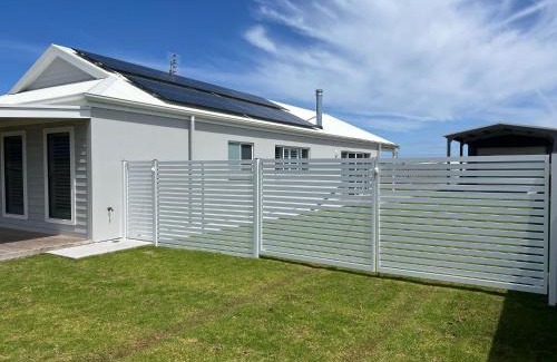 Waterhouse House | Foxhill Shores - WIFI outside pets