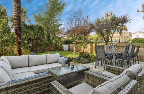 Shanklin House | Unwind at Foxhills: Family & Pet Friendly Getaway