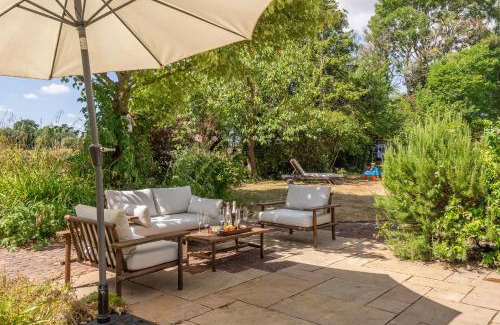 Stowmarket House | Welcoming Foxhole Cottage: Ideal for Families and Pets