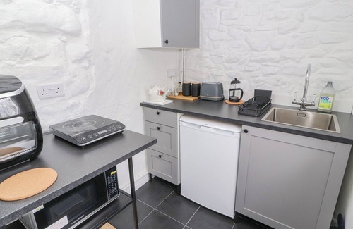 Stainburn Cottage | Discover FOXY LADY COTTAGE: Pet-Friendly Retreat with Garden