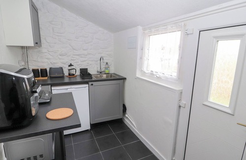 Stainburn Cottage | Discover FOXY LADY COTTAGE: Pet-Friendly Retreat with Garden