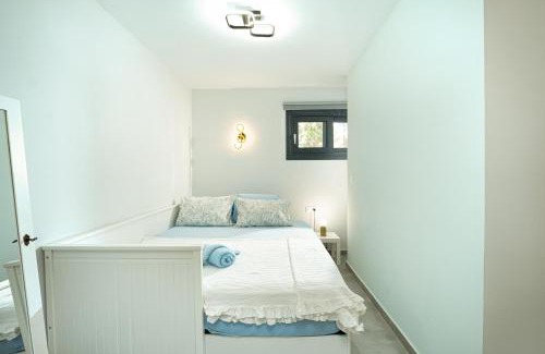 Alepou Apartment | Inviting Foxy Summer House with Pool for Your Getaway