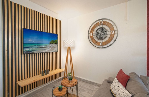 Fort-de-France Apartment | Inviting Foyal Toloman - Ibiskis with Kitchen Amenities