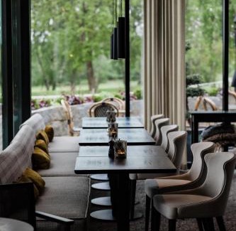 Vasteras Municipality Hotel | Pet-Friendly Retreat at Frösåker G&CC with Hot Tub