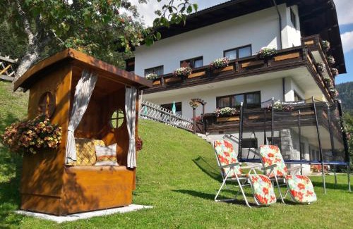 Ramsau am Dachstein House | Discover Frühstückspension Rötelstein with Ocean Views