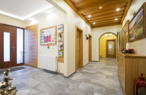 Ramsau am Dachstein House | Discover Frühstückspension Rötelstein with Ocean Views