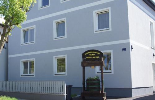 Gneixendorf House | Inviting Frühstückspension Täuber: Family-Friendly Retreat