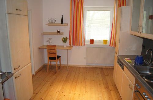 Gneixendorf House | Inviting Frühstückspension Täuber: Family-Friendly Retreat