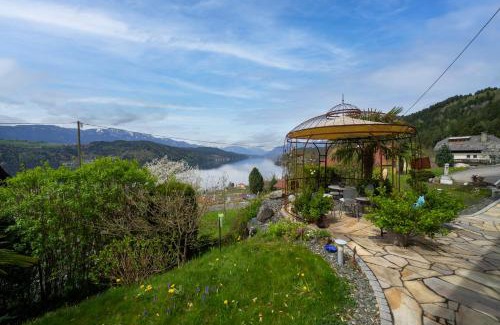 Millstatt House | Exceptional Oceanfront Stay at Frühstückspension Götzfried-Hof