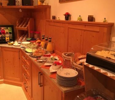 Wartberg im Muerztal Bed & Breakfast | Guest Rated: Frühstückspension Kuzmic with Family-Friendly Amenities