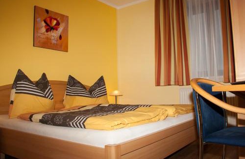 Wartberg im Muerztal Bed & Breakfast | Guest Rated: Frühstückspension Kuzmic with Family-Friendly Amenities